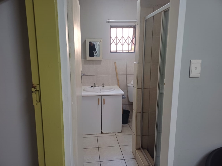 2 Bedroom Property for Sale in Kannoniers Park North West